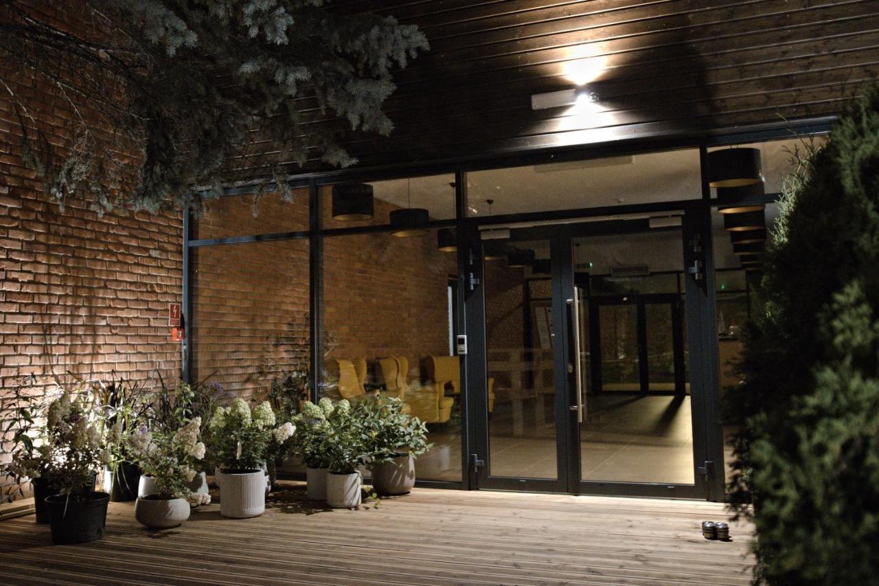 Roza Wiatrow Hotel Wegorzewo Exterior photo