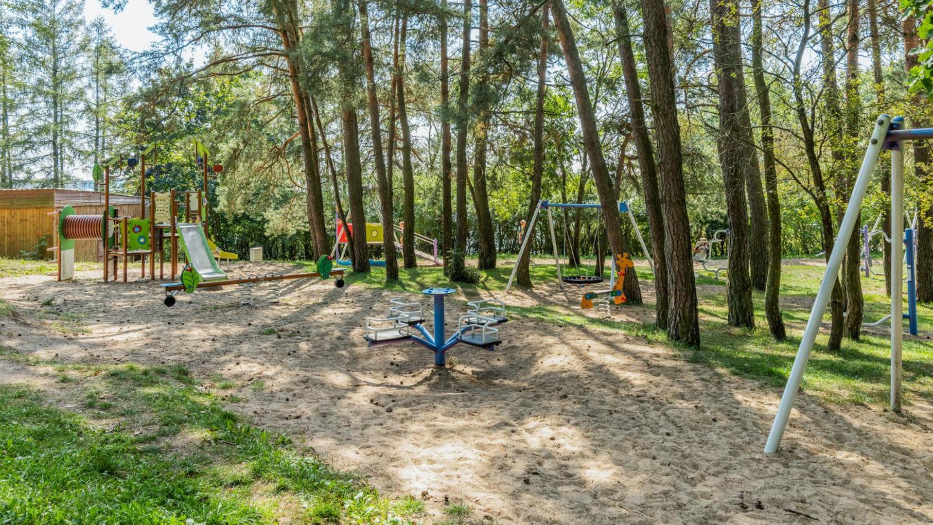 Roza Wiatrow Hotel Wegorzewo Exterior photo